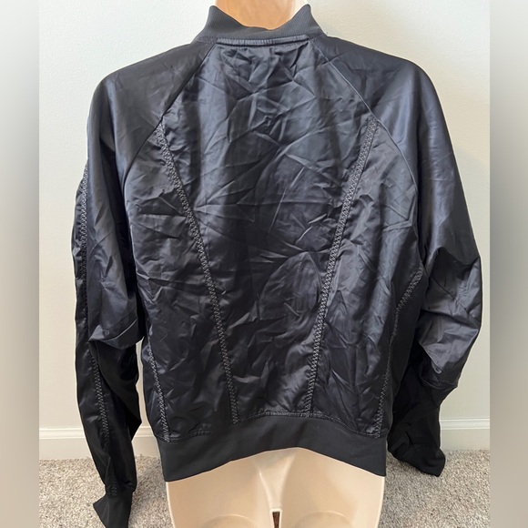 Fabletics bomber jacket black size medium - Picture 6 of 7